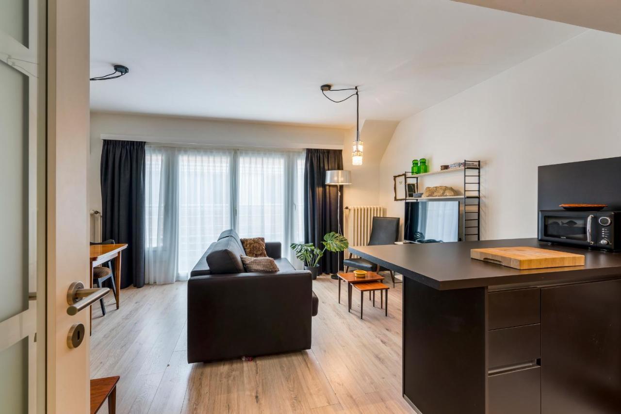 Appartement Retro Woning Te Centrum Oostende, 5min De Kust
